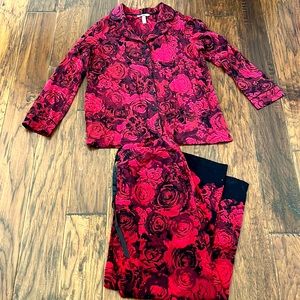 Nwot SOMA red/black floral long sleeve pajamas. Size M
